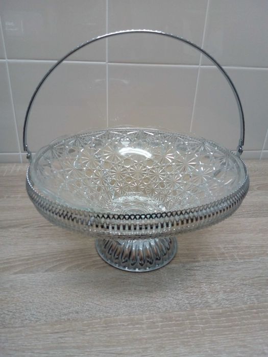 Taça/Fruteira em vidro e suporte em casquinha