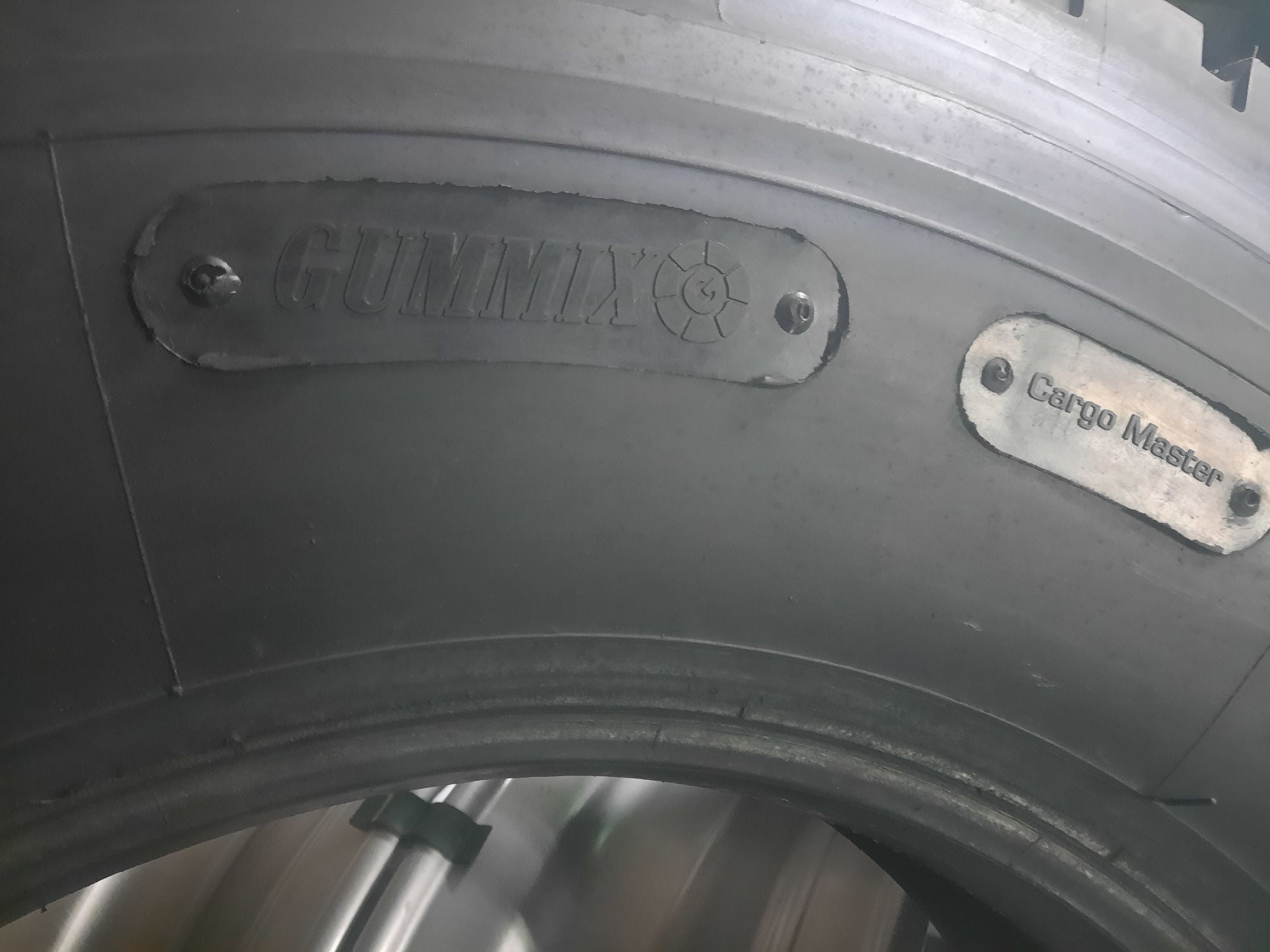 Opony Ciężarowe 315/80R22,5 GUMMIX Napędowe Bieżnik Michelin XDE2+