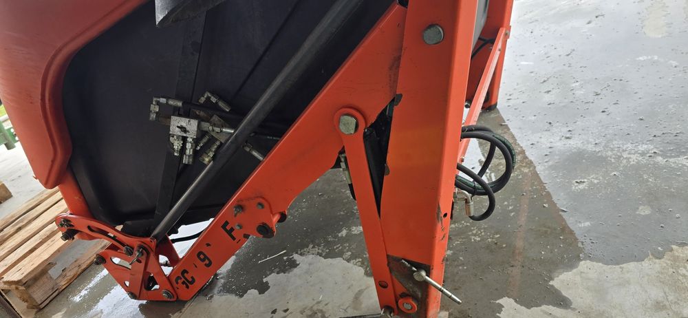 Kubota f3680 kosz górnego wysypu  razem z turbiną
