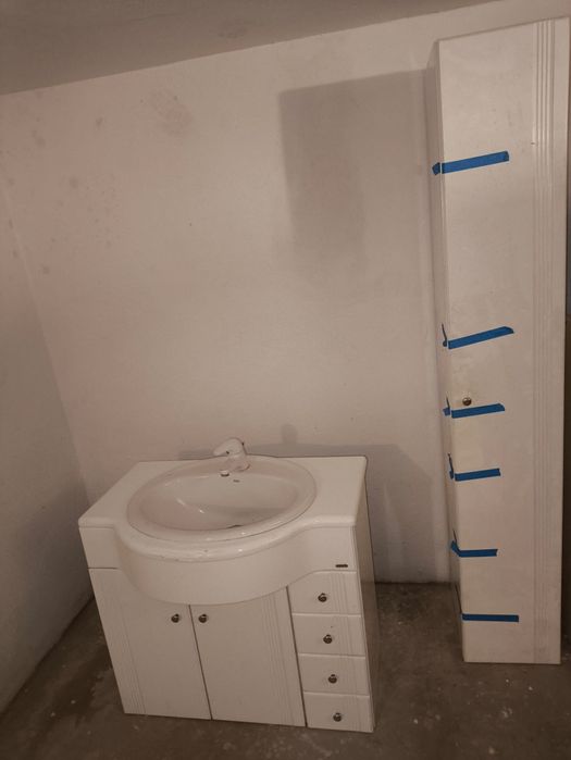 Zestaw szafka umywalka i słupek do łazienki