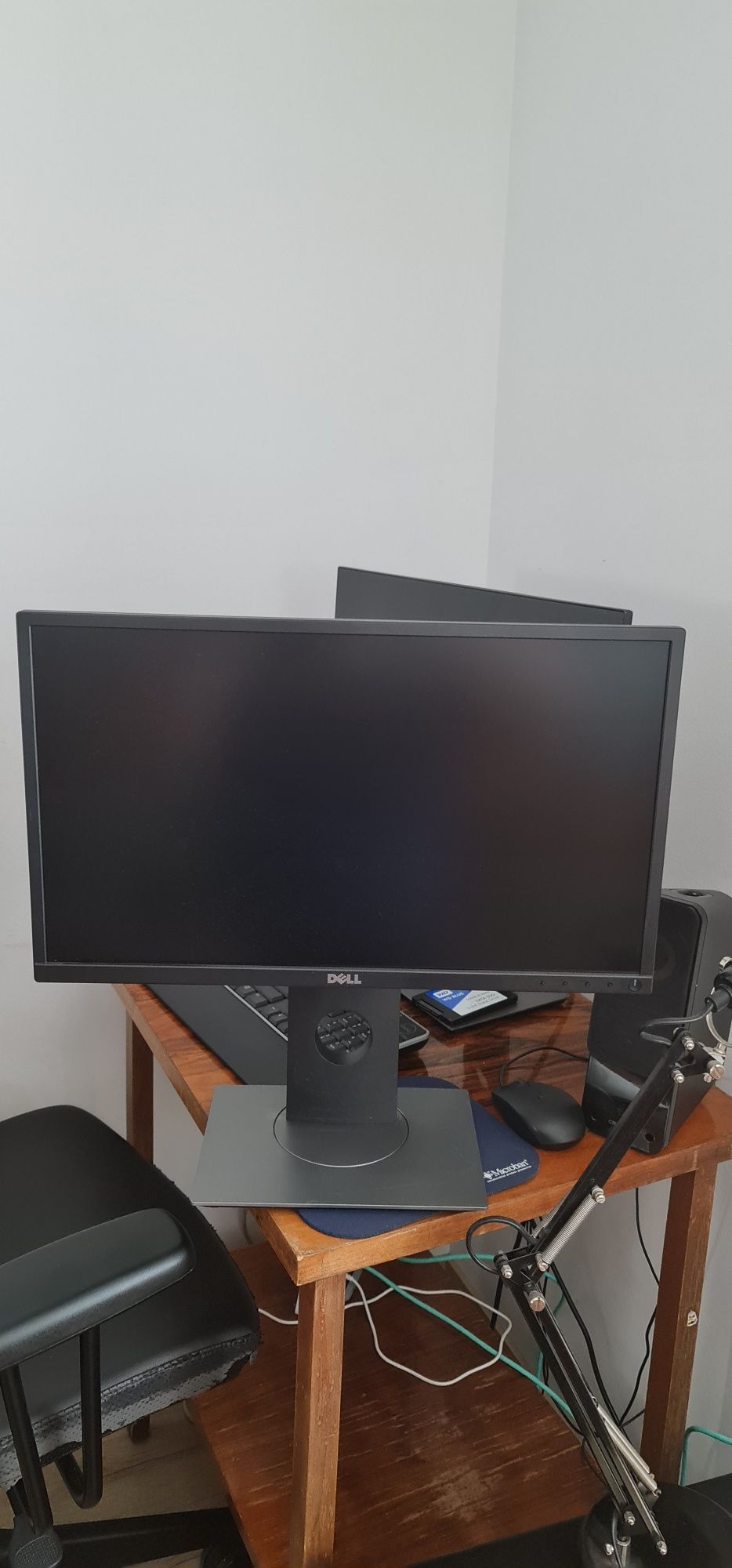 Monitor Dell 22 cale HDMI DP VGA USB