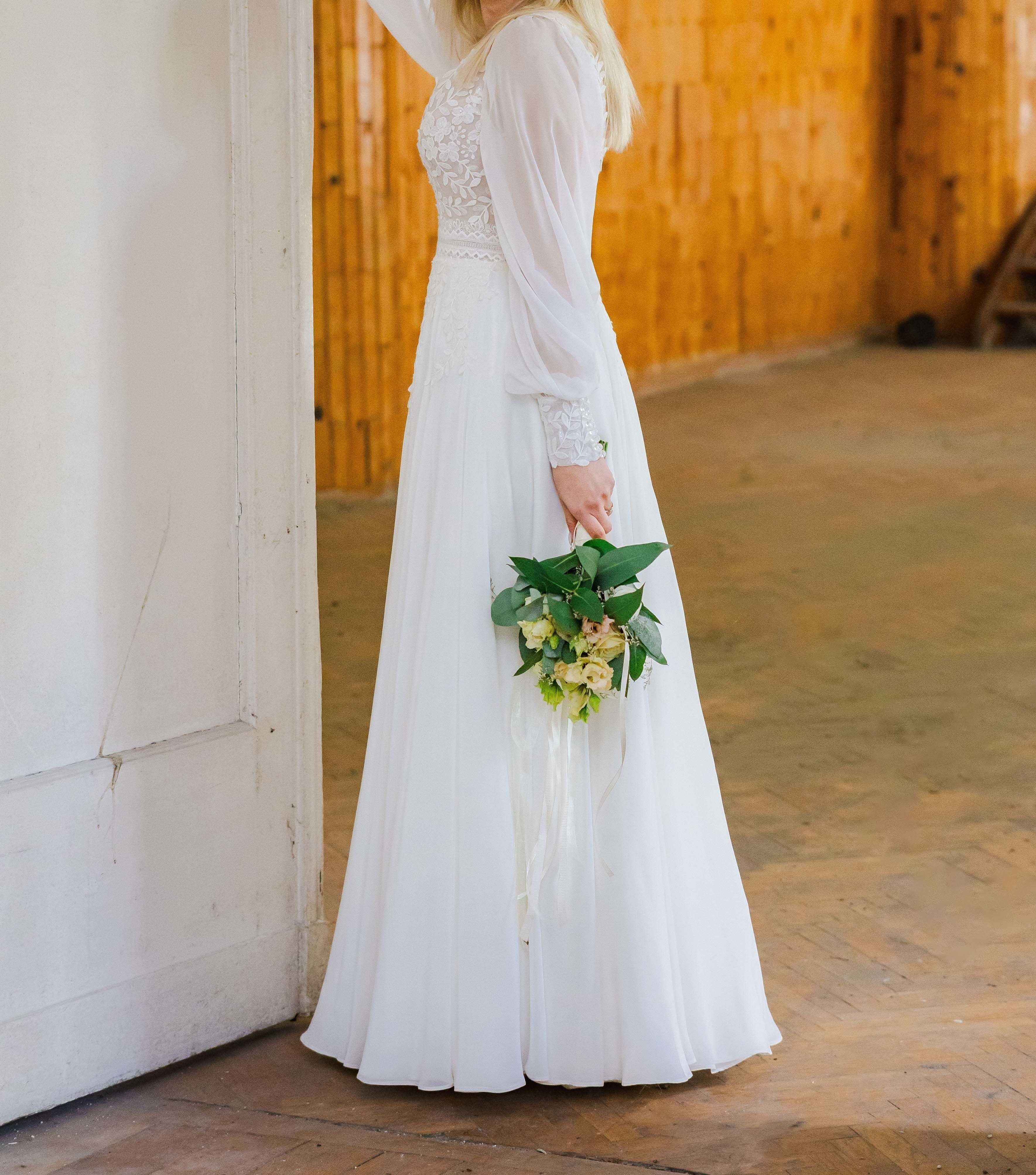 Suknia ślubna z odpinanymi rękawami