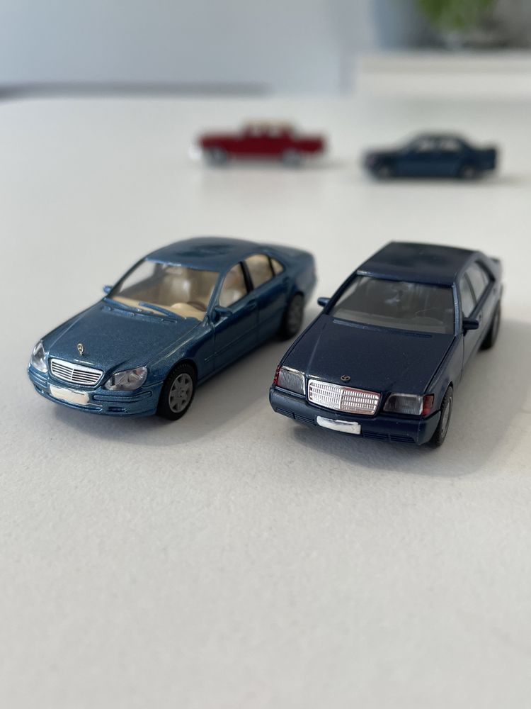 Zestaw 4 modele Mercedes w skali 1:87 firmy Herpa i Wiking 1/87 miniH0