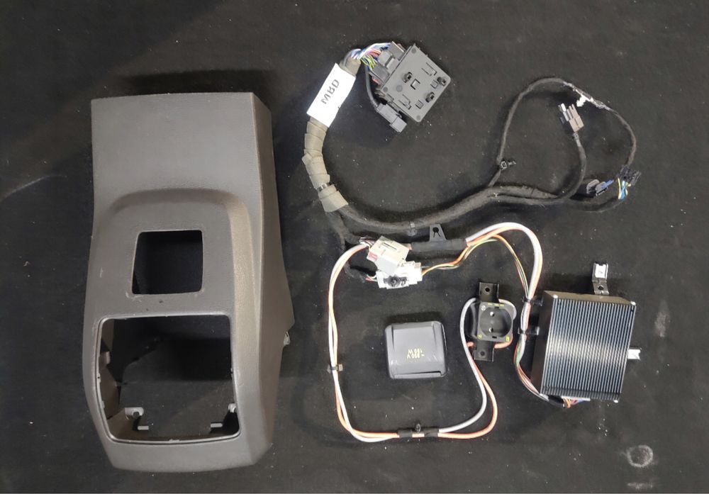 Інвертор Ford Kuga II 12V => 230V, євро розетка