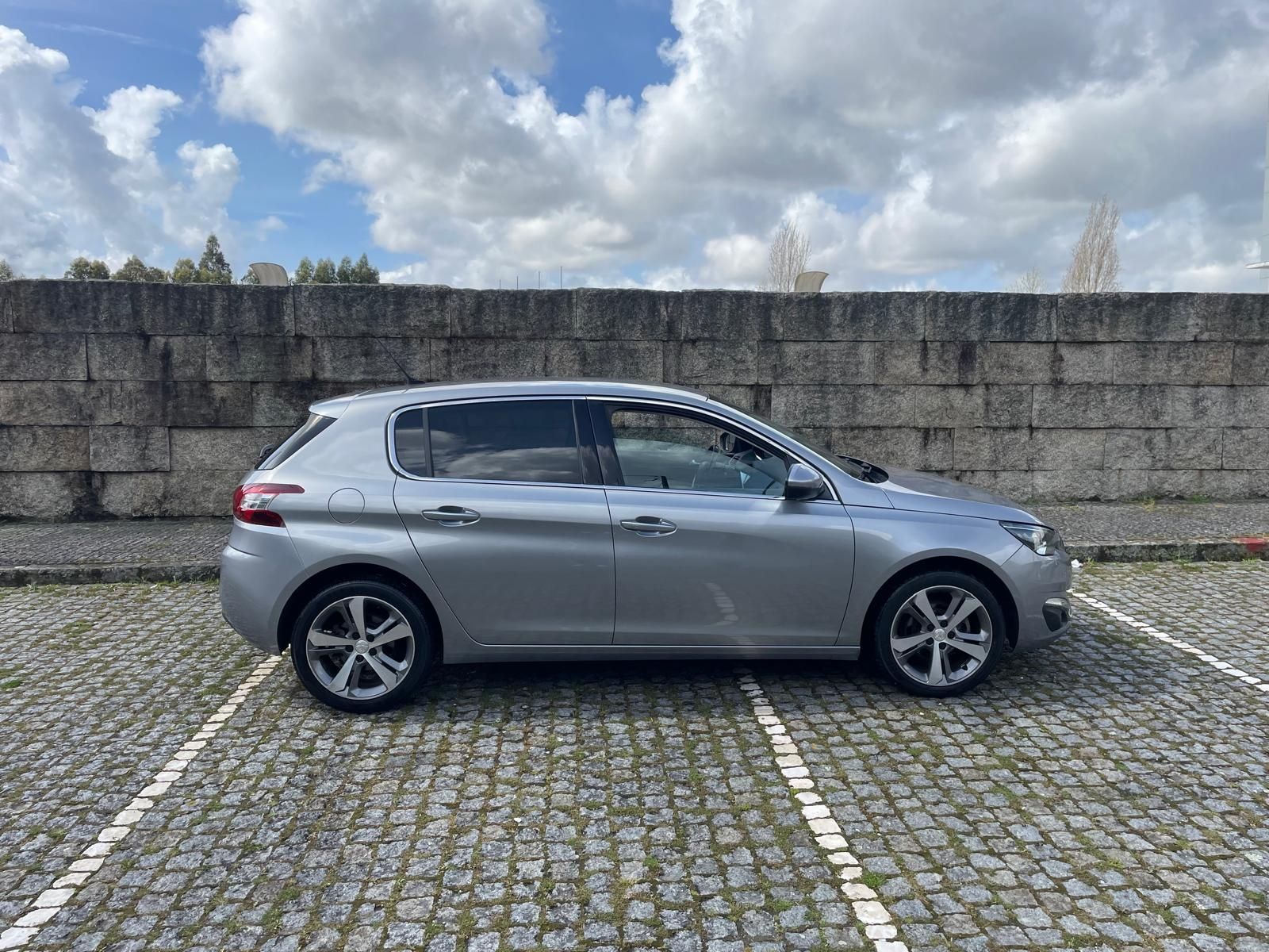 Peugeot 308 1.6 BlueHDi J17 Allure (desde 160€/mês)