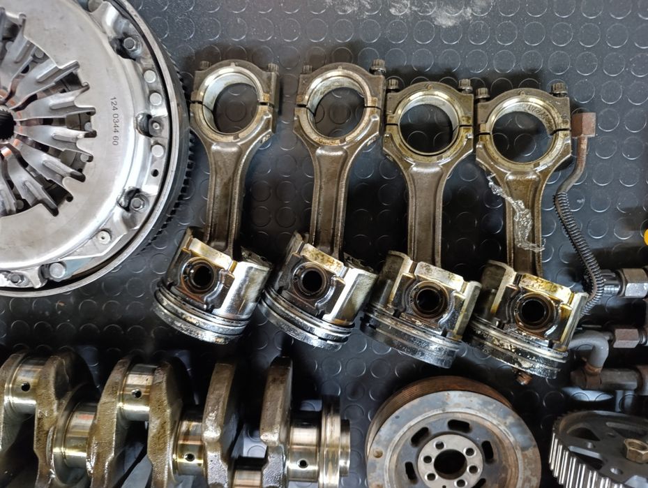 Колінвал демфер форсунки тнвд поршня Mazda 6 RF5 коленвал мазда 6 RF5