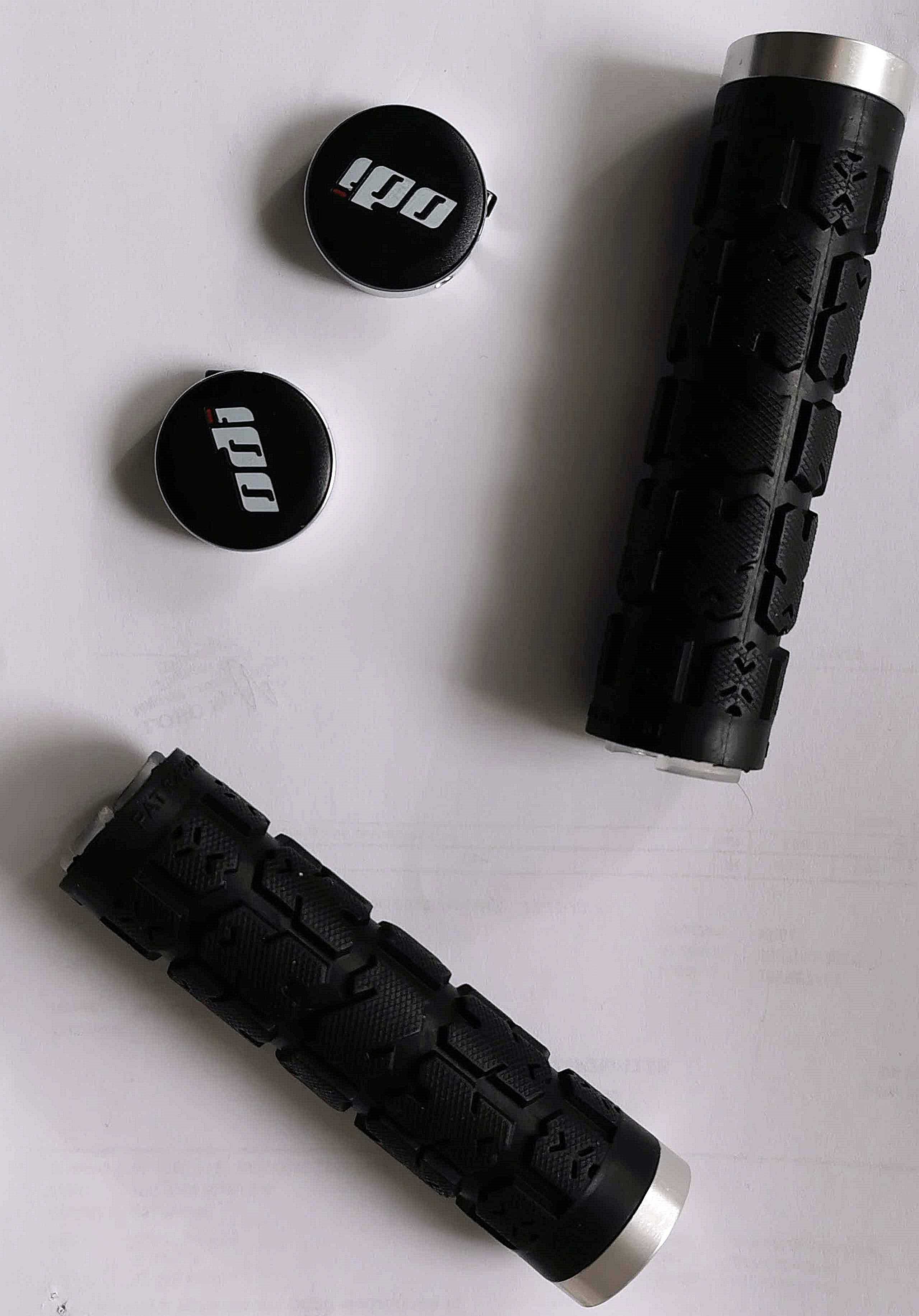 Chwyty kierownicy ODI RG01 Lock-On – czarno-srebrne