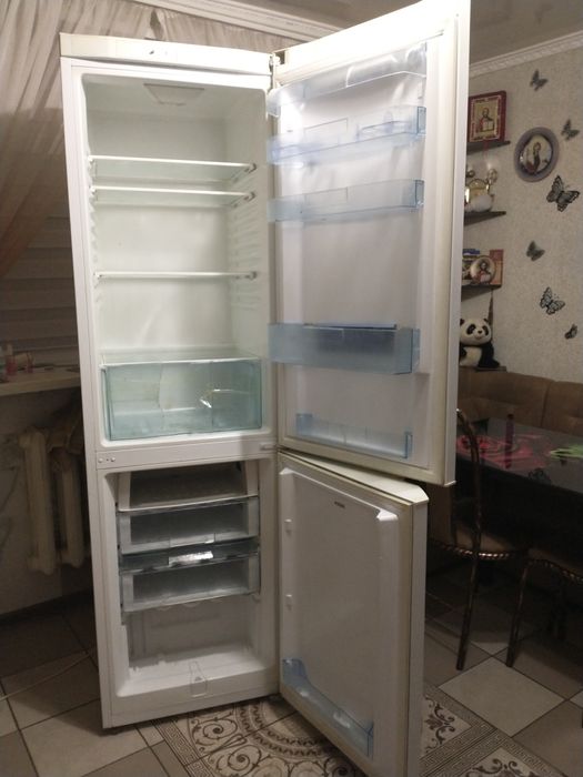 Продам холодильник