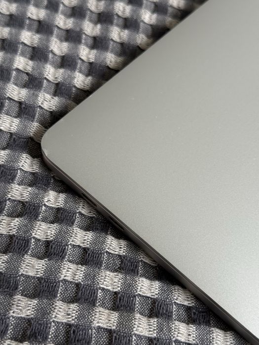 MacBook Pro 16” 2019 , i7 ,16 GB , SSD 500 GB