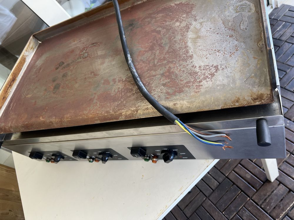 Vendo Chapa Potencia 5000W, tamanho 250X460X800mm em perfe