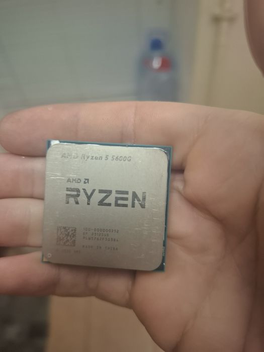 Ryzen 5600g 3.9 GHz / 16 MB