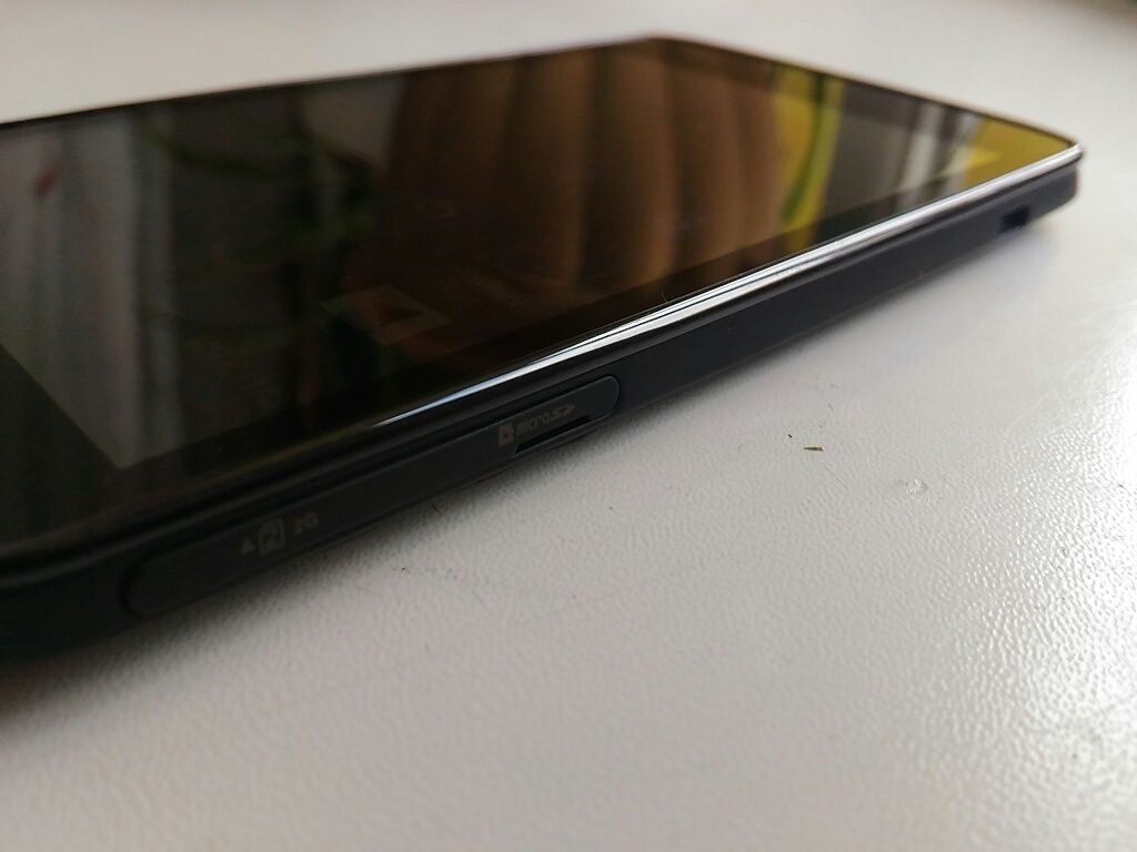 Телефон  Alcatel 8000D