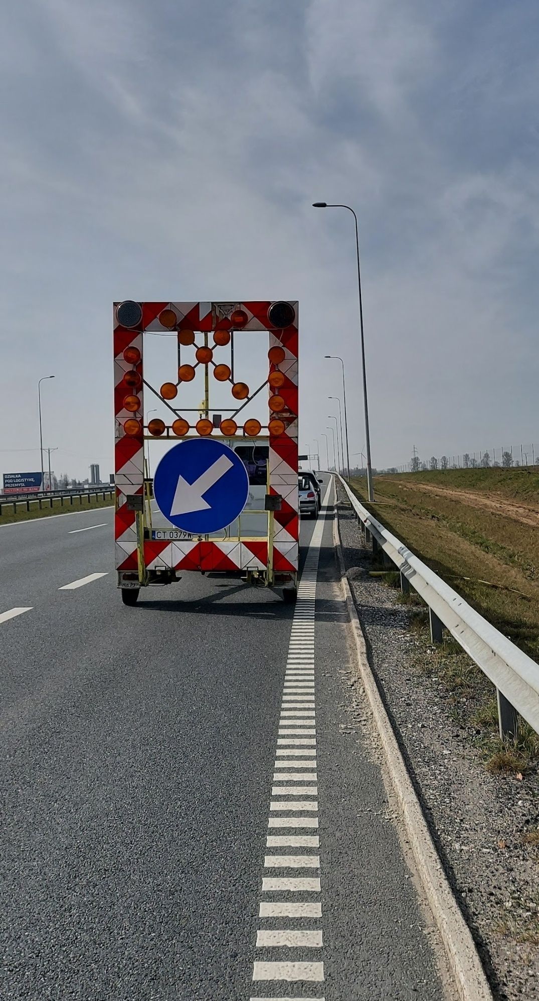 Przyczepka Sygnalizacyjna , przyczepka drogowa , strzałka , przyczepka