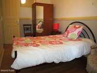 525361 - Quarto com cama de solteiro em apartamento com 4 quartos...