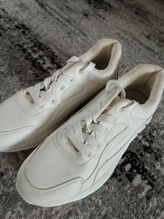 Продам кросівки чоловічі