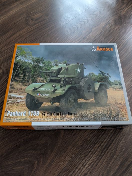 Special Armour 1/35 Panhard 178B + koła CMK
