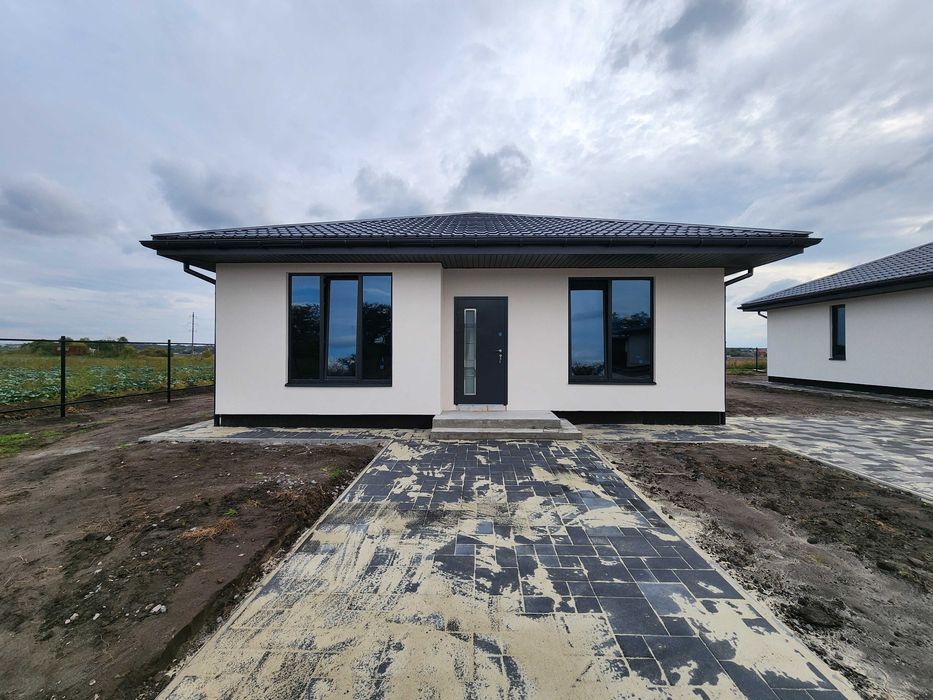 Вітаю! Продам будинок 90 м2, 100 м2, 5.5 соток ділянка.