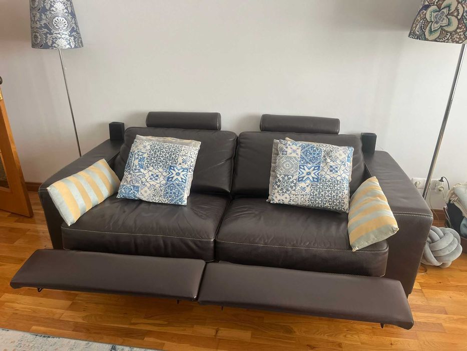 Sofa Pele Preto Reclinável c/ Comando