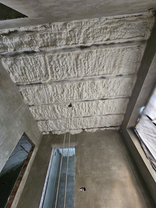 Утеплення Пінопоілуретаном Піною (ППУ) МАнсадів, перекриття, ангарів