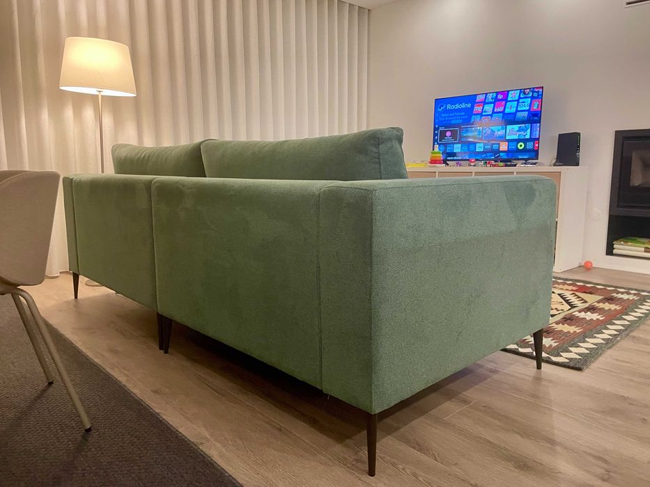 Sofá verde 3 lugares – como novo, moderno e confortável (Braga)