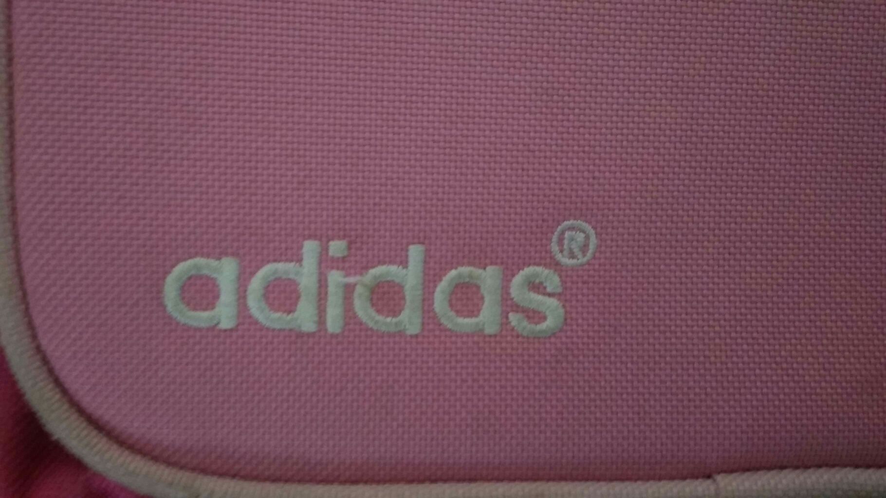 Plecak Adidas dziewczęcy na jedno ramię.