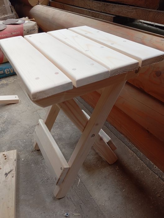 Стулцік раскладе е с дуба и сосни