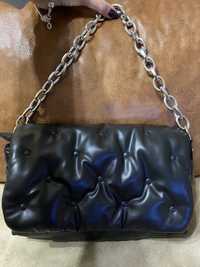 Женская черная сумка,с цепочкой и длинным ремешком)