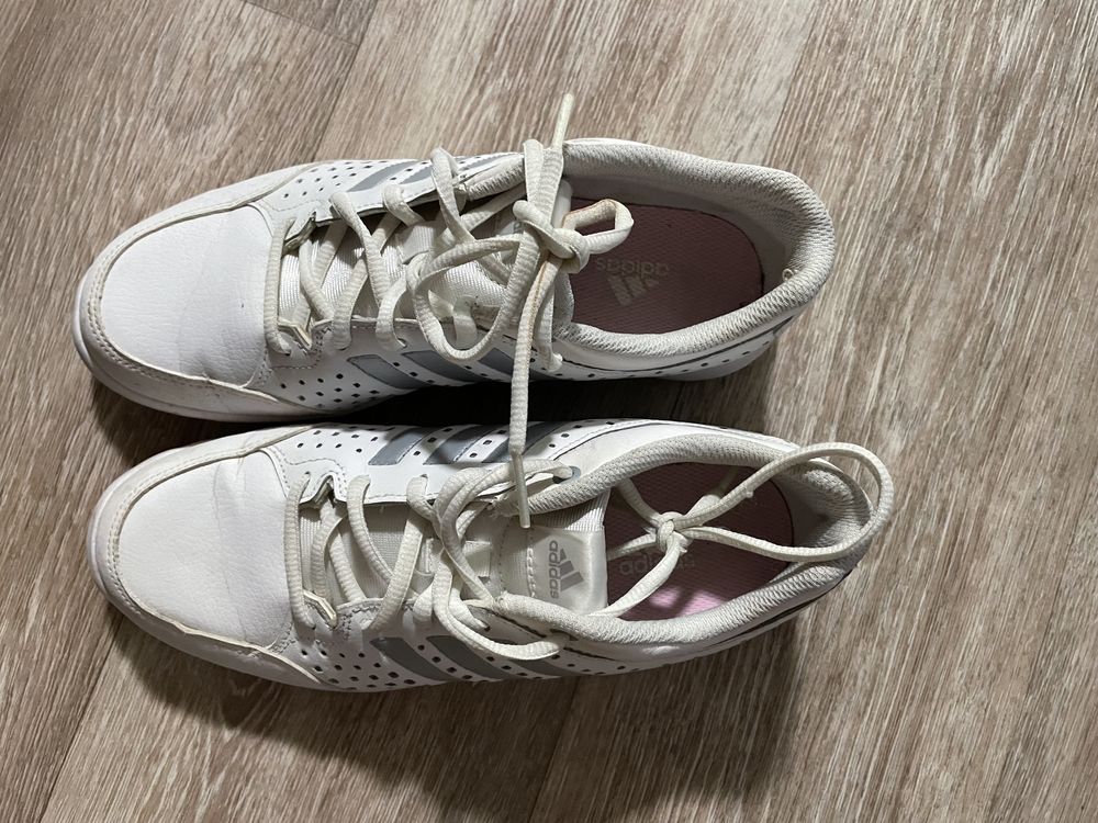 кросовки adidas