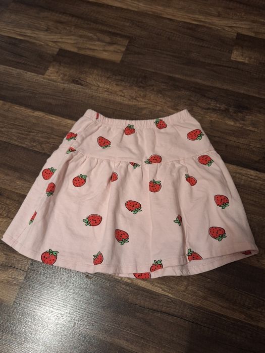 Spódniczka w truskawki