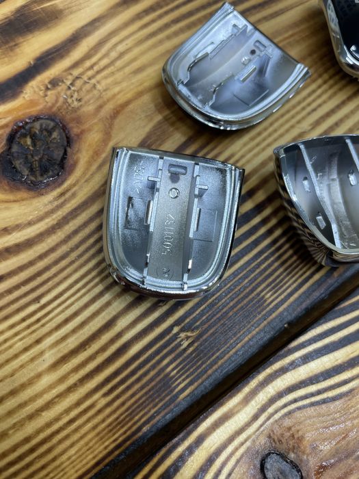 Емблема накладка на селектор акпп DSG Skoda Octavia A7 Superb 3