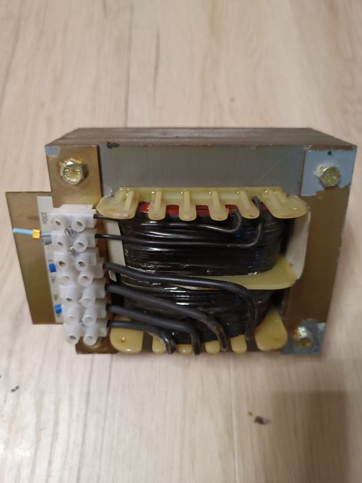 Transformator sieciowy jednorazowy 700va