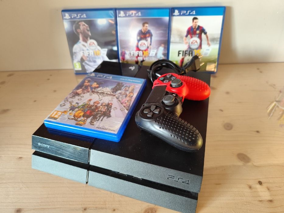 Ps4 konsola 500GB Pad i 4 gry