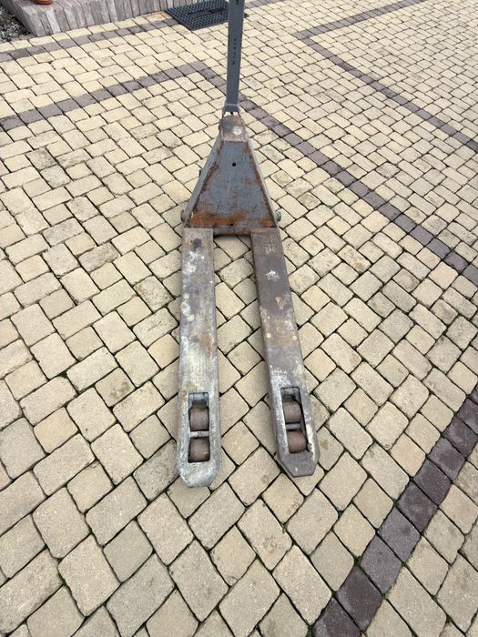 Paleciak, wózek paletowy Rezerwacja