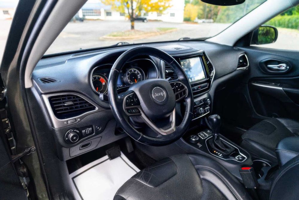 Jeep Cherokee Limited      2019