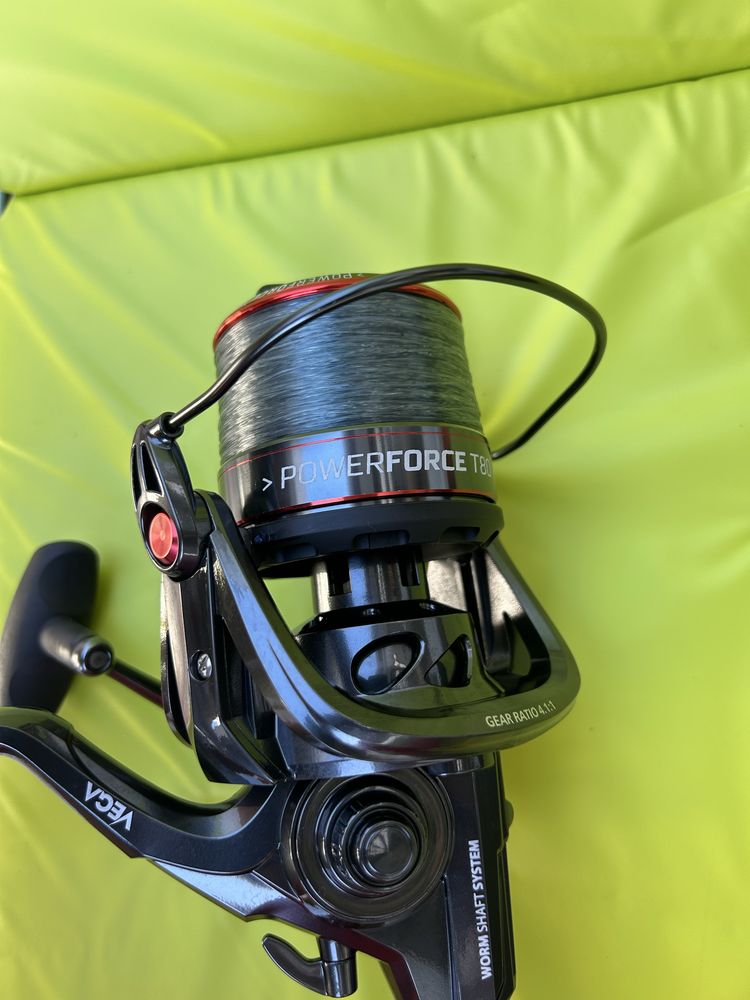 Conjunto Pesca Surfcasting Daiwa proteus e vega power force t80