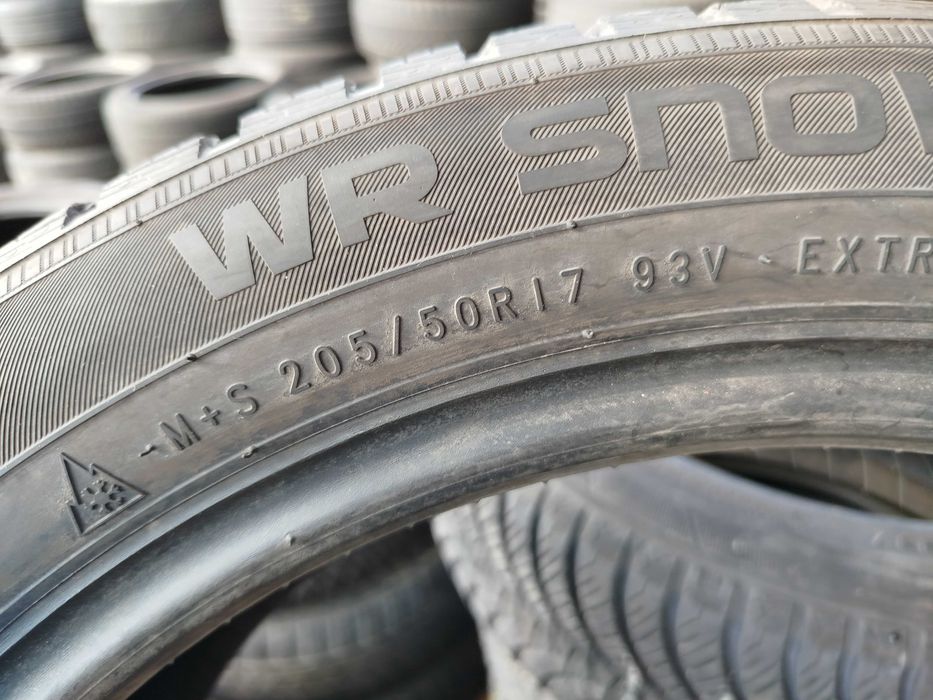 Opona używana 205/50R17 Nokian WR Snowproof 1szt.