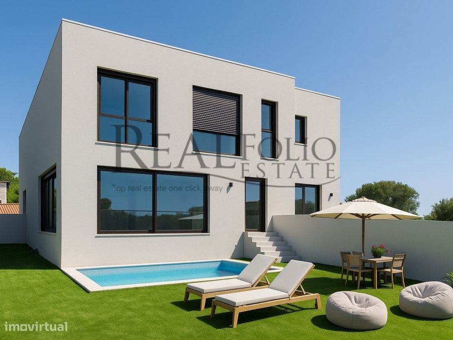 Moradia T3 com jardim, piscina e garagem em Bicesse