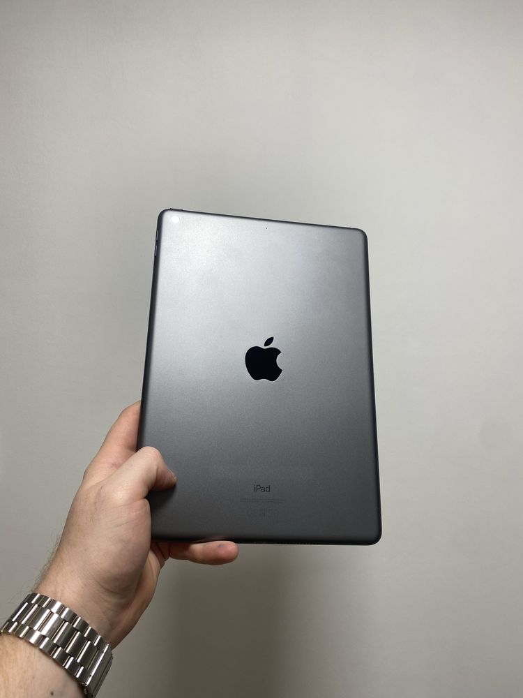 Apple Ipad 10.2 2021 акб93% Apple pencil в идеальном состоянии