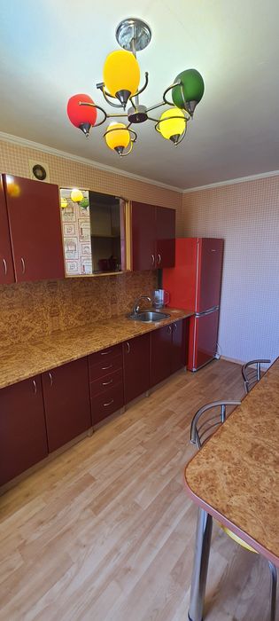 Продається 3-кімн квартира, з меблями та технікою