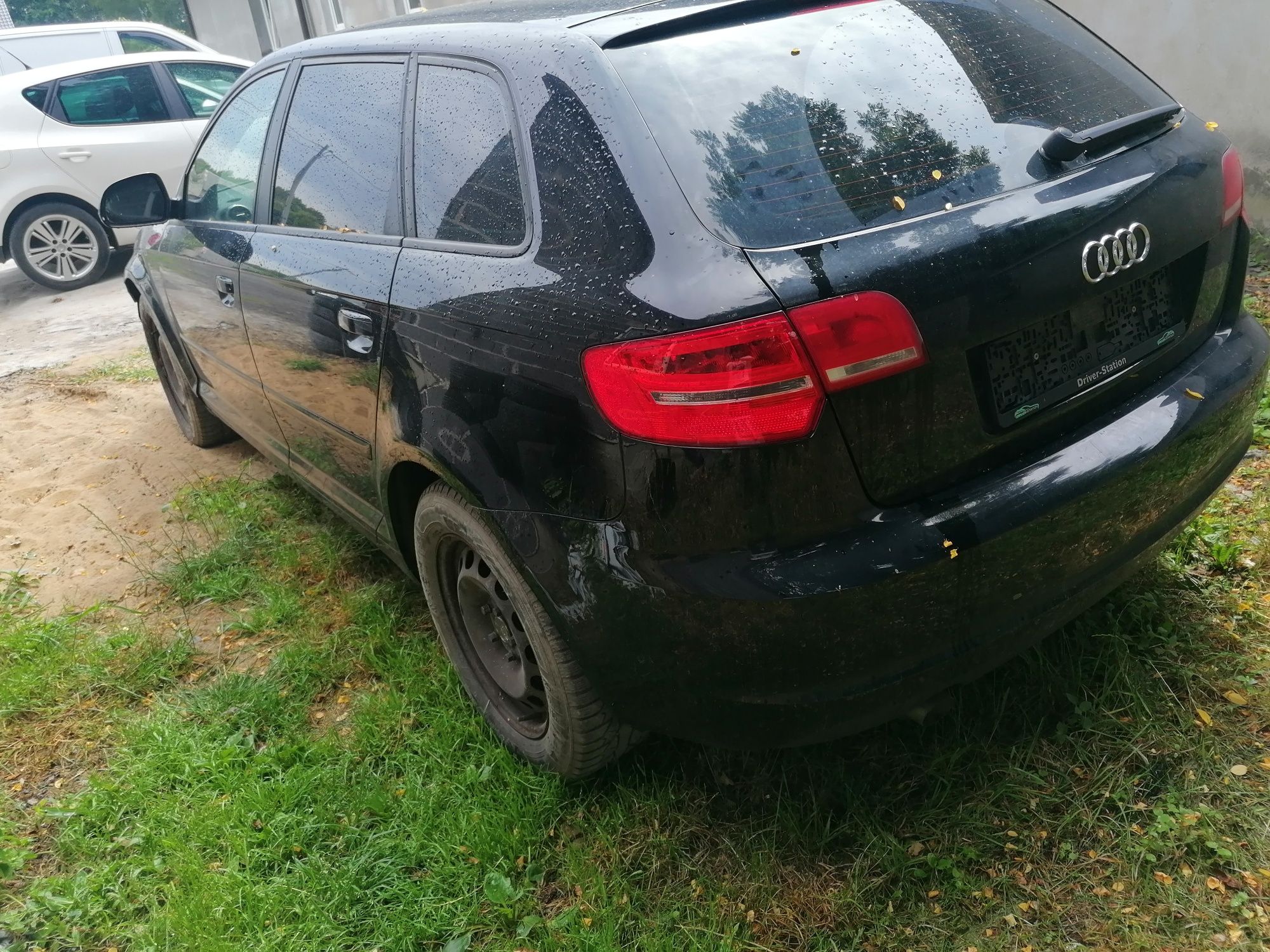 Audi a3 8P lift 2010r  1.6tdi uszkodzona pali jeździ