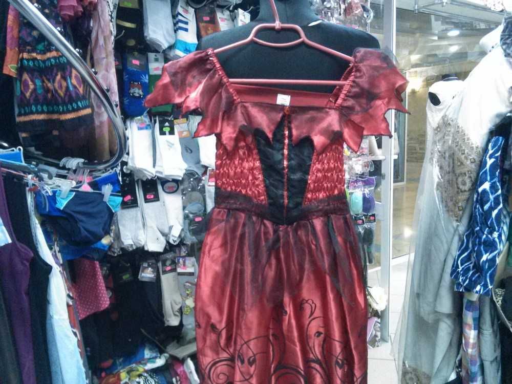 Платье карнавальное,9-10лет,рост 140