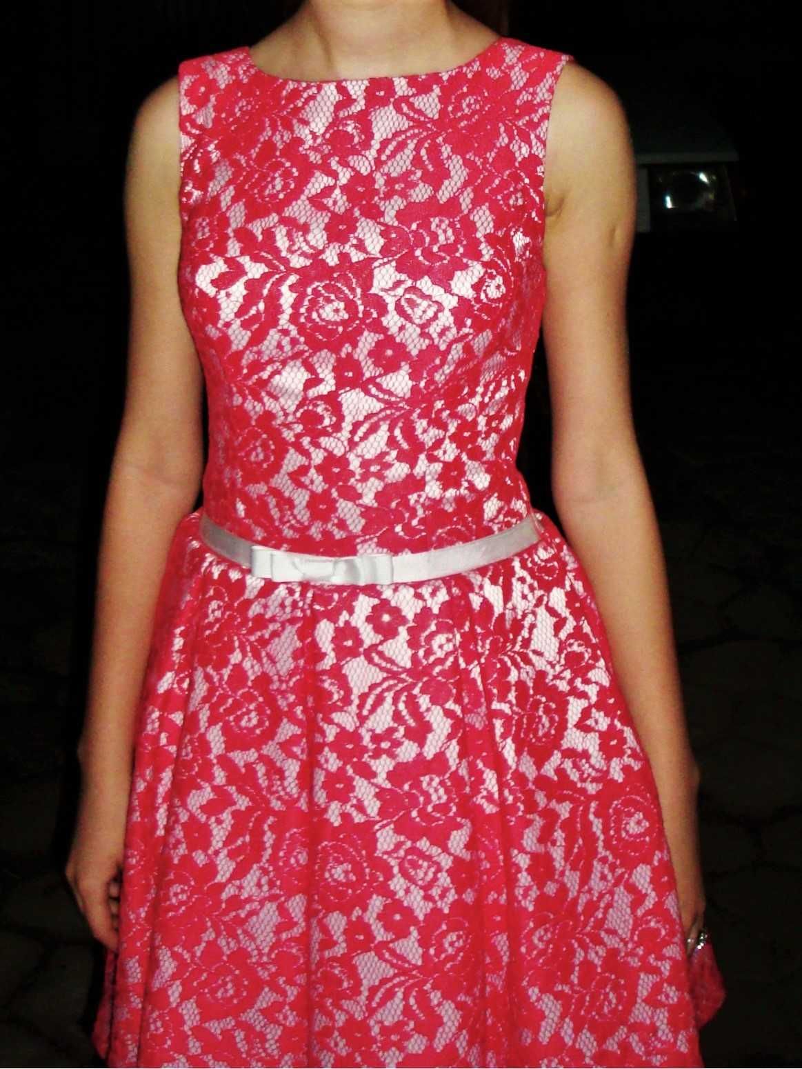 Платье розовое с белым