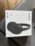 Sluchawki bezprzewodowe Sony WH-CH720N nowe nierozpakowane pudelko