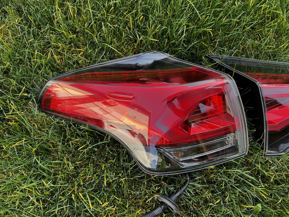 Toyota RAV4 2016 2017 2018 Фонарь лівий правий в крило LED. РОЗБОРКА
