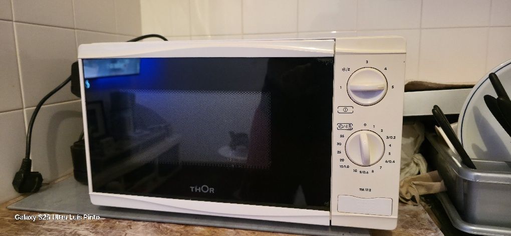 Vendo Microondas Thor a Funcionar Sem Qualquer Problema