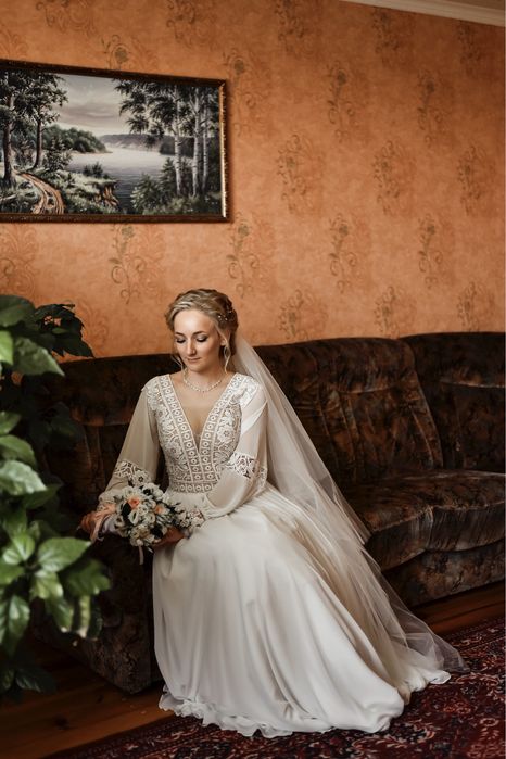 Продам весільну сукню