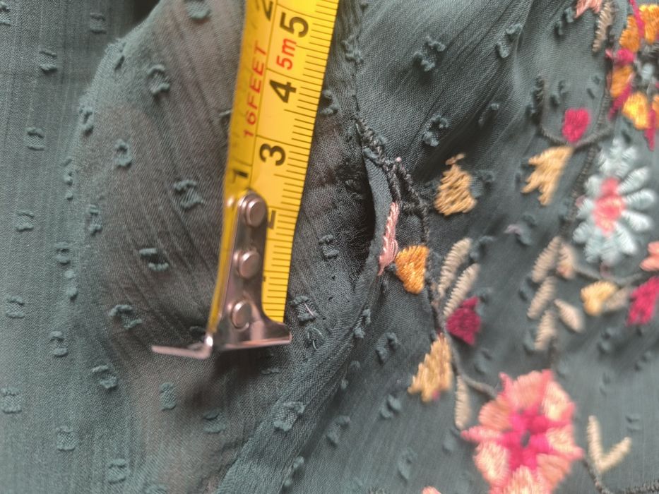 Sukienka haftowana ZARA zielona