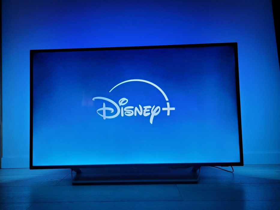 Phillips 55" 4K UHD Android trójstronny ambilight HEVC Netflix Disney