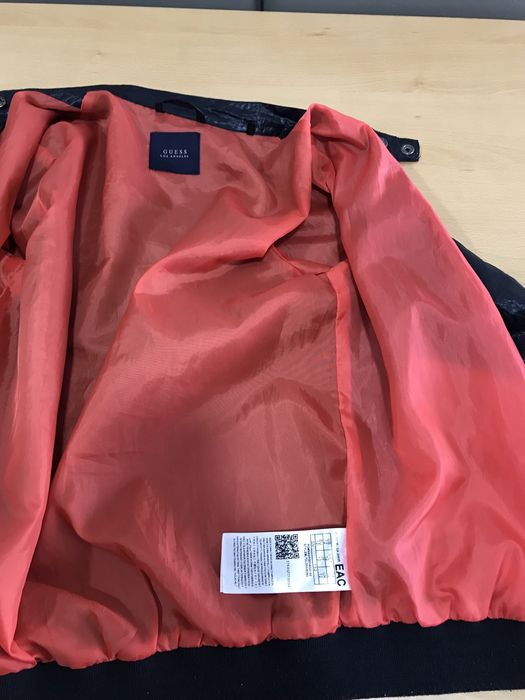 Casaco corta vento da Guess