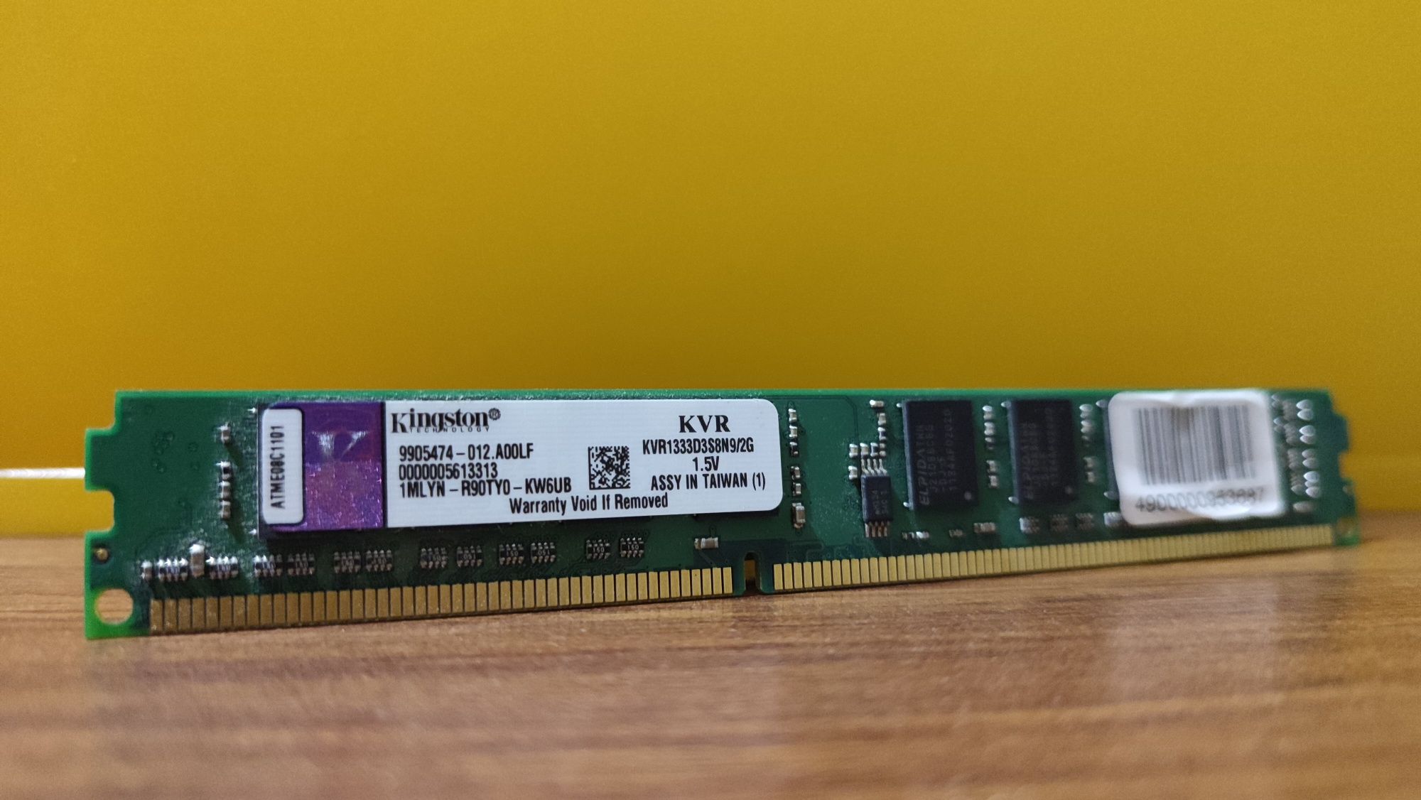 Kingston ( DDR3 2x1GB)